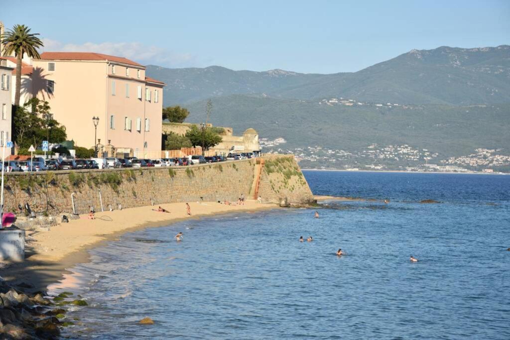 Appartement Plein De Charme - Ajaccio Hyper Centre ภายนอก รูปภาพ